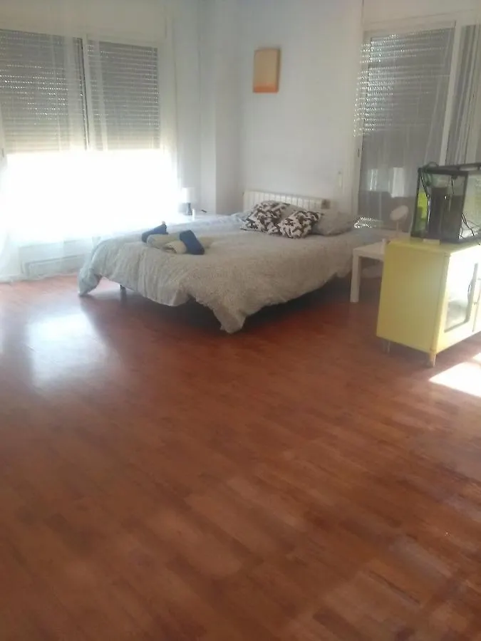 Habitacion Acogedora En Casa En Gava Desayuno Incluido