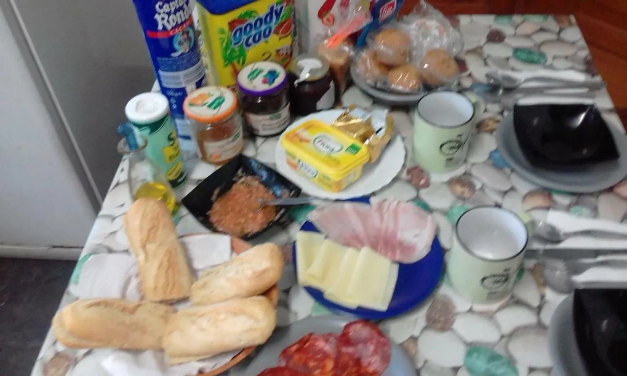 Homestay Habitacion Acogedora En Casa En Gava Desayuno Incluido